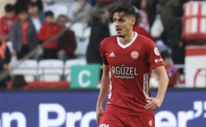 Bülent Korkmaz, Antalyaspor'dan Bahadır Öztürk'e talip