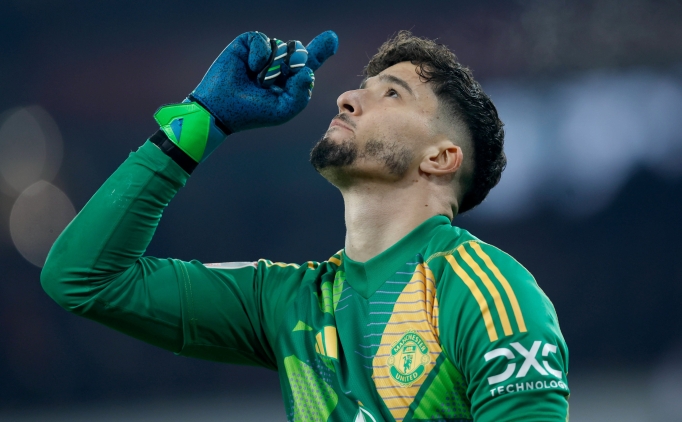 Altay Bayındır, Beşiktaş'a önerildi!